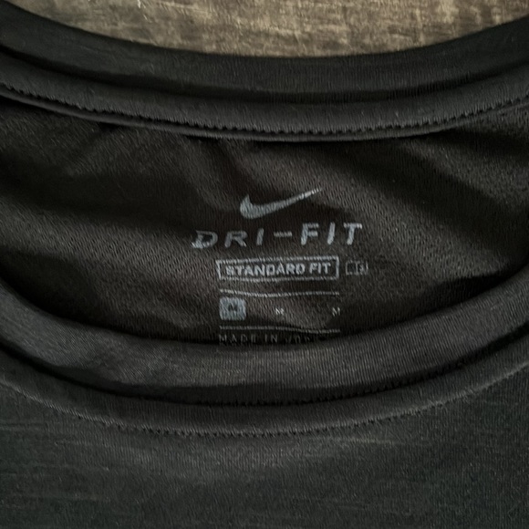 Nike Dri-Fit standard fit top - Picture 3 of 3